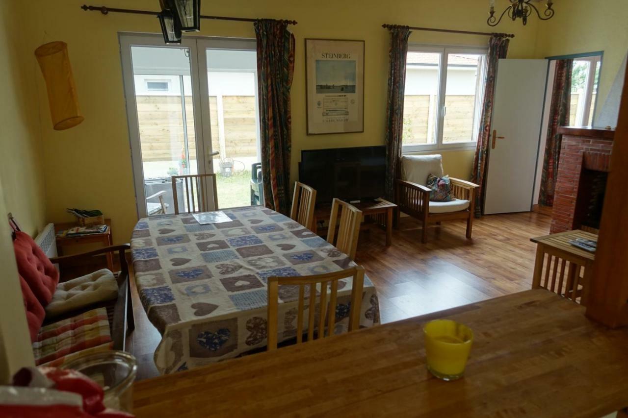 Maison De Vacances Pres Du Centre La Teste-de-Buch Bagian luar foto